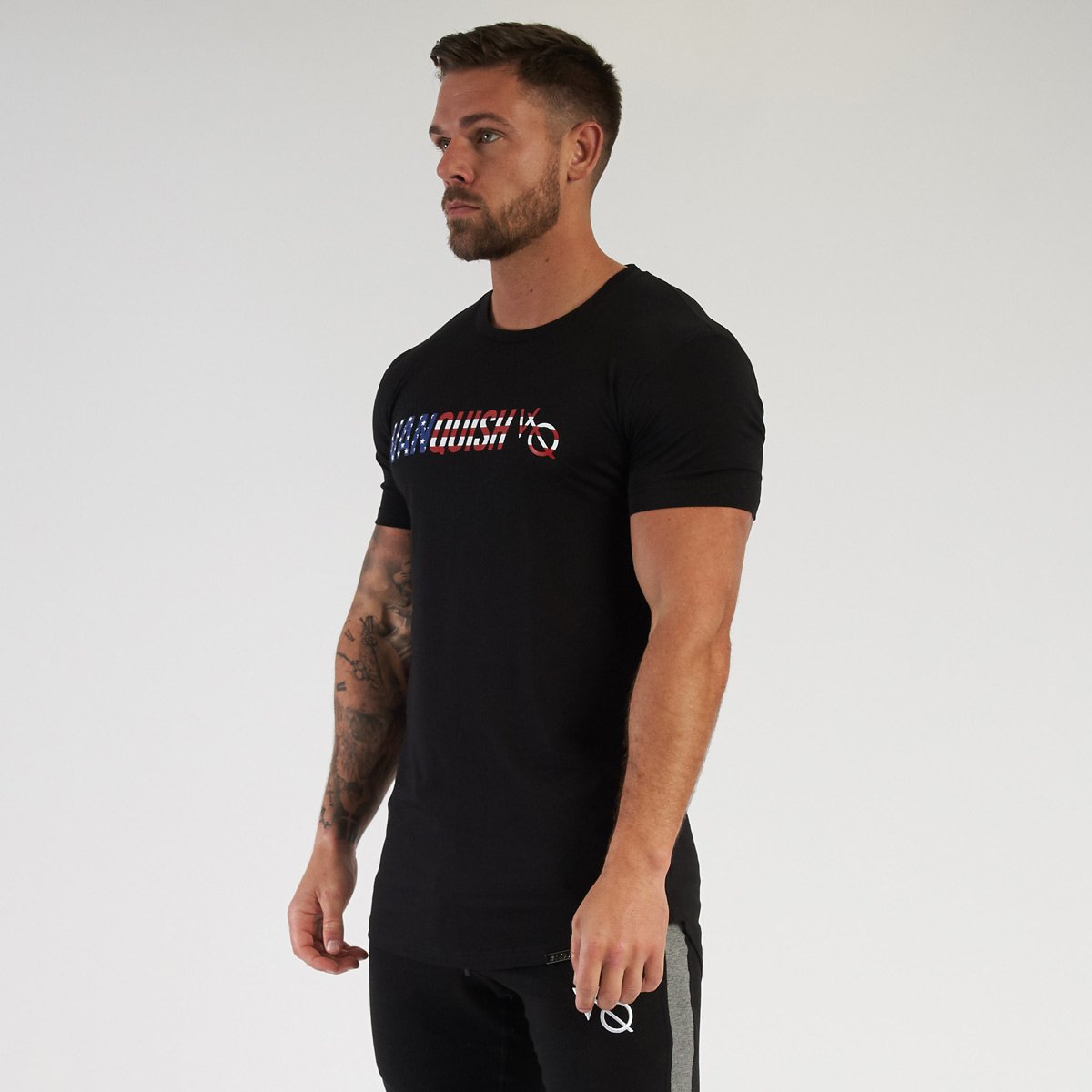 VANQUISH(ヴァンキッシュ) Tシャツ TRIUMPH USA / ブラック 2枚目の画像