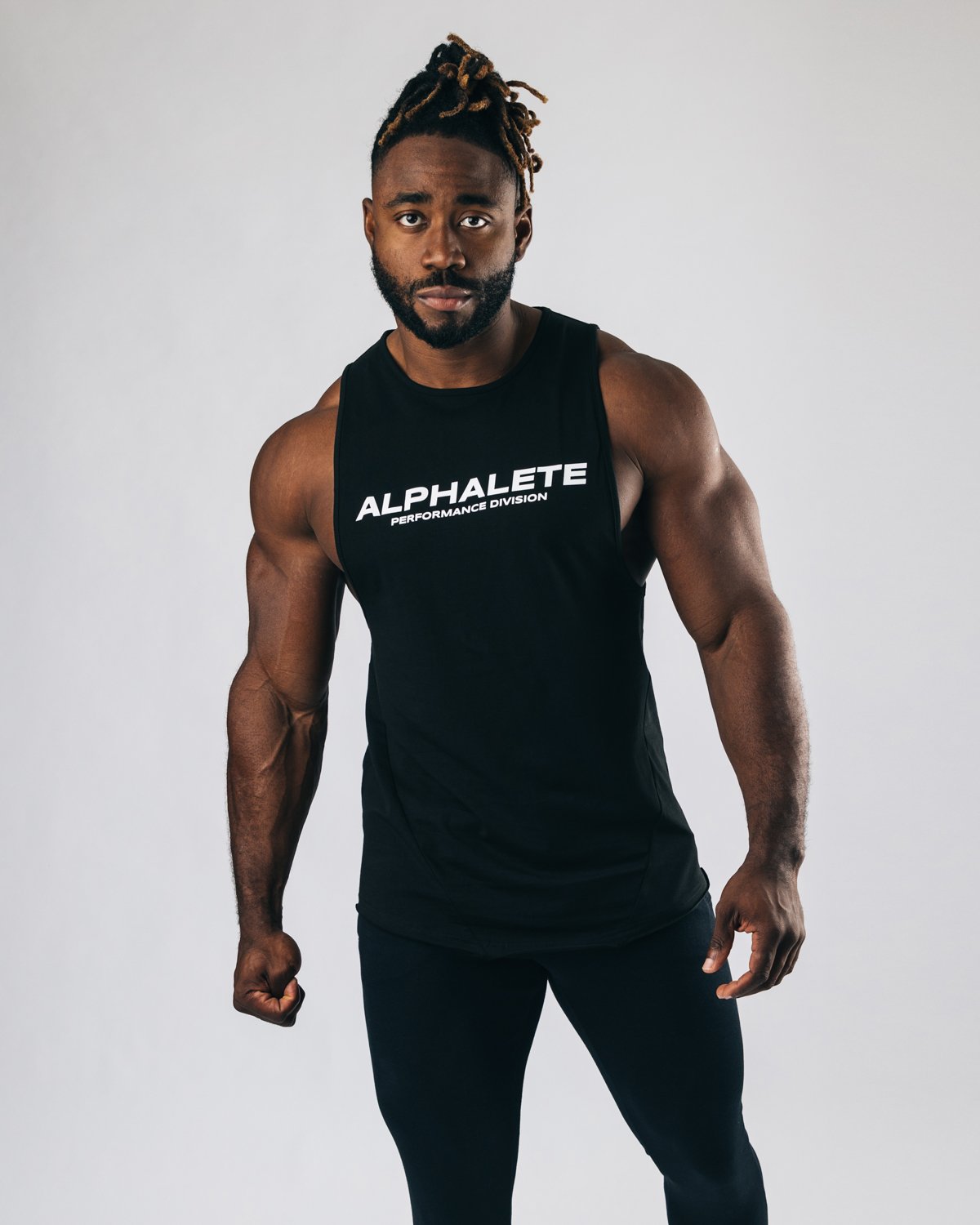 ALPHALETE Tシャツ パフォーマンス カットオフ / ブラック 2枚目の画像