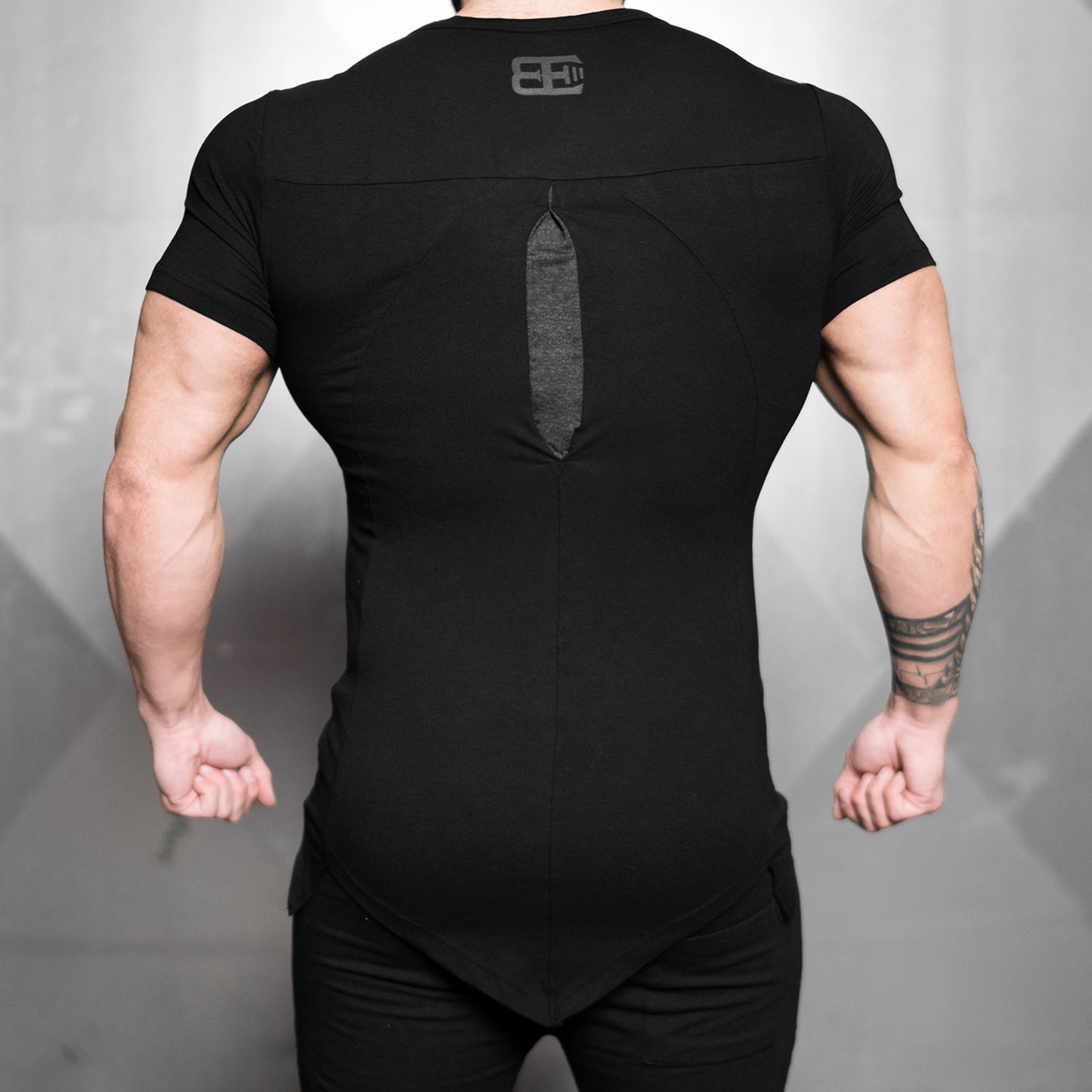 Body Engineers(ボディエンジニア) Tシャツ