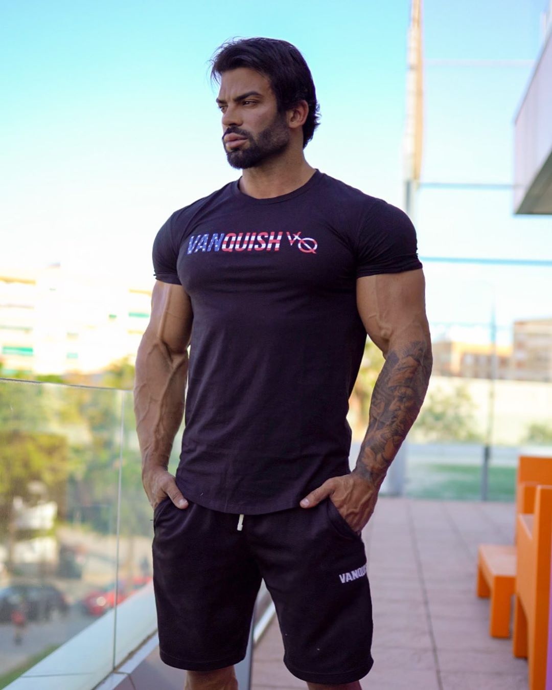 VANQUISH(ヴァンキッシュ) Tシャツ TRIUMPH USA / ブラック 6枚目の画像