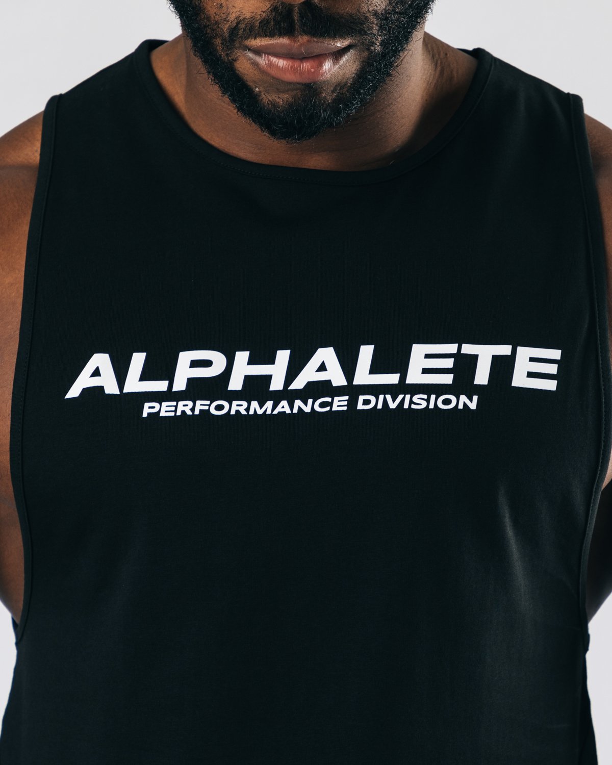 ALPHALETE Tシャツ パフォーマンス カットオフ / ブラック 4枚目の画像
