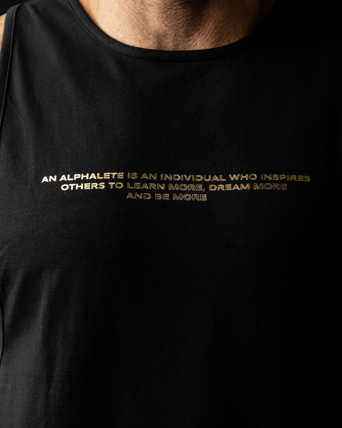 ALPHALETE Tシャツ レガシー カットオフ / ブラック 4枚目の画像