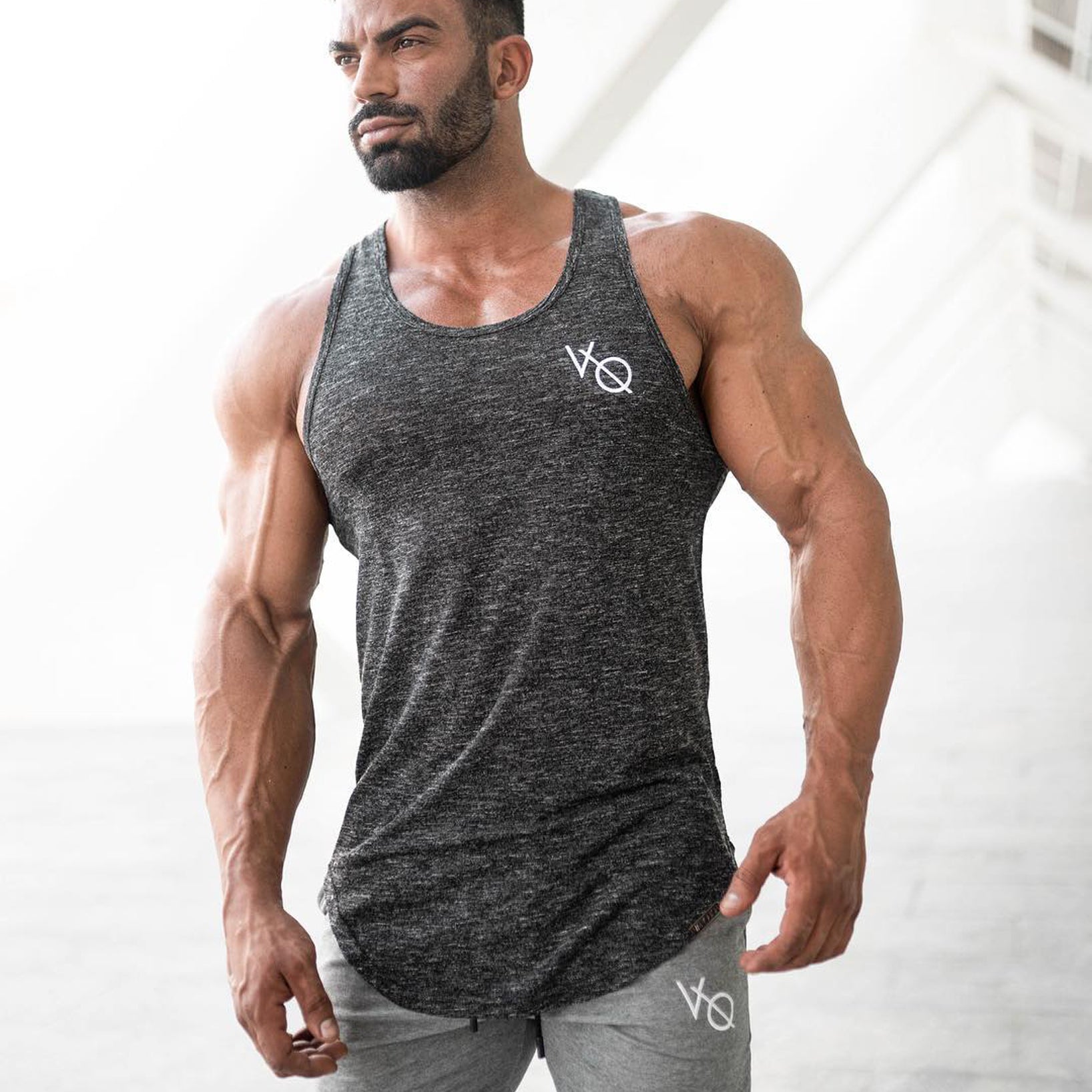 VANQUISH(ヴァンキッシュ) Tシャツ